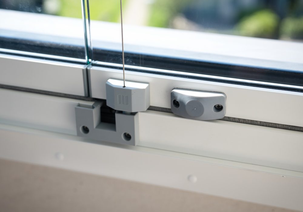 VMR-vouwwanden-7 Detailopname van het slanke aluminium geleidingsprofiel van de balkonbeglazing